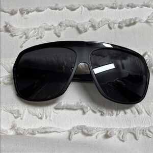 NWOT Stylish AnthropologieBlack Sunglasses: Sold Out
